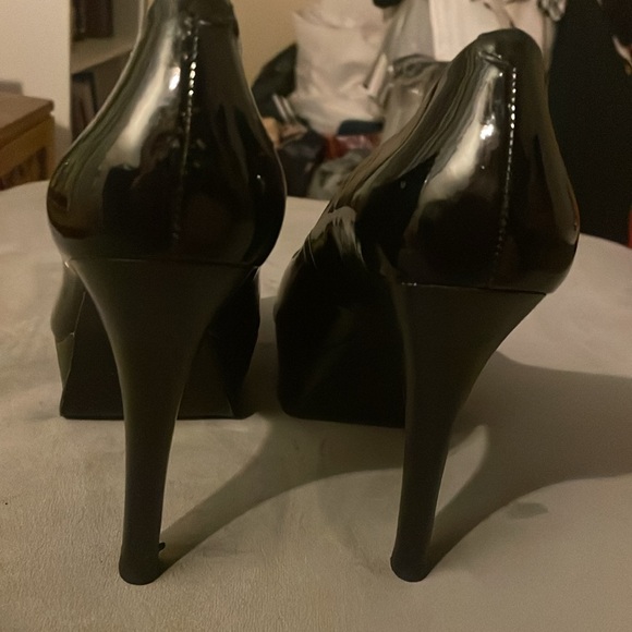 Pantent Leather Peep Toe Pumps - Picture 6 of 10